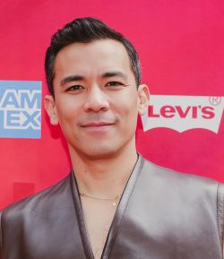 Conrad Ricamora