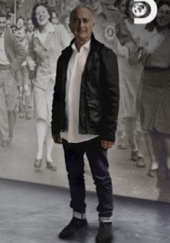 Tony Robinson's VE Day Minute by Minute