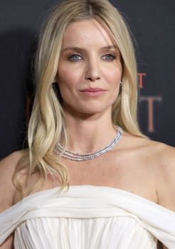 Annabelle Wallis