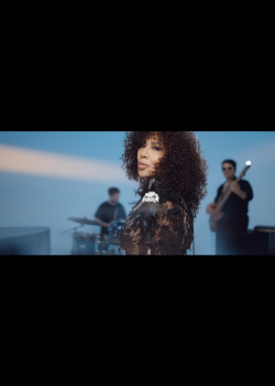 Işın Karaca - İhtilal