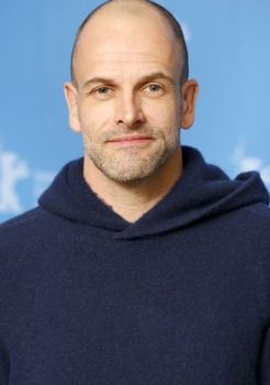 Jonny Lee Miller