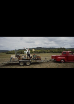MACKLEMORE & RYAN LEWIS - CAN'T HOLD US FEAT. RAY DALTON (OFFICIAL MUSIC VIDEO)