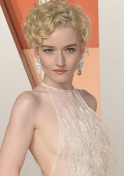 Julia Garner