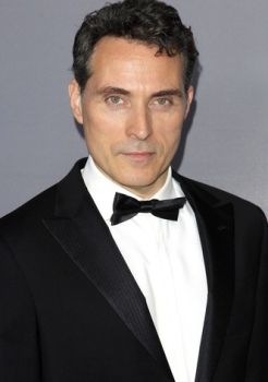Rufus Sewell