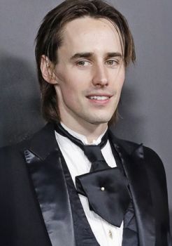 Reeve Carney