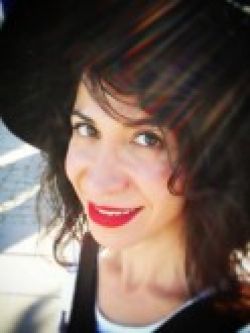 Özge Yıldırım