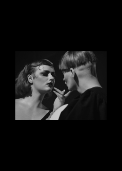She Past Away - İnziva (Official Music Video)