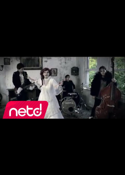 Model - Pembe Mezarlık