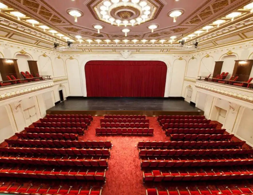 Grand Pera Emek Sahnesi